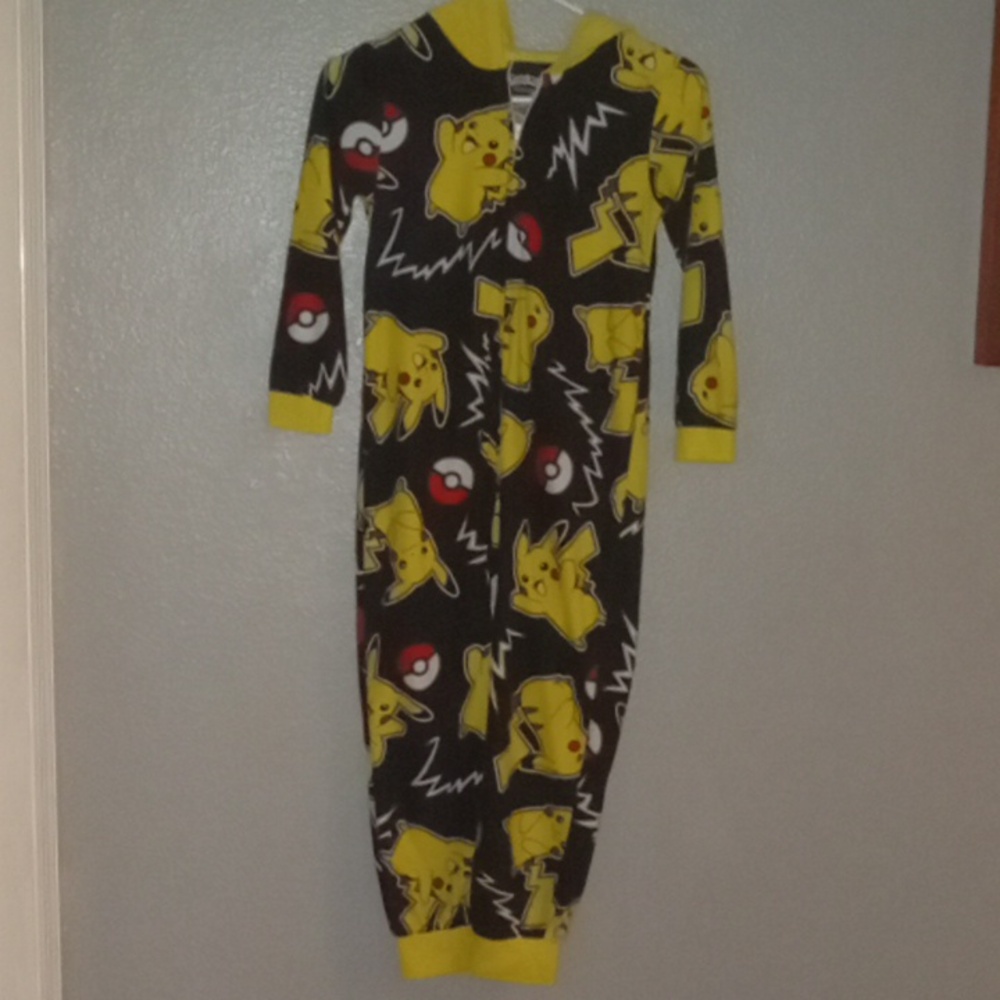 Pokémon one piece hooded pajama